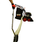 Расширенная рабочая зона для уборки листвы под кустами, либо формирования куч из упавшей листвы